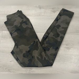 White House Black Market Camo Runway High-Waisted Leggings, Size 0